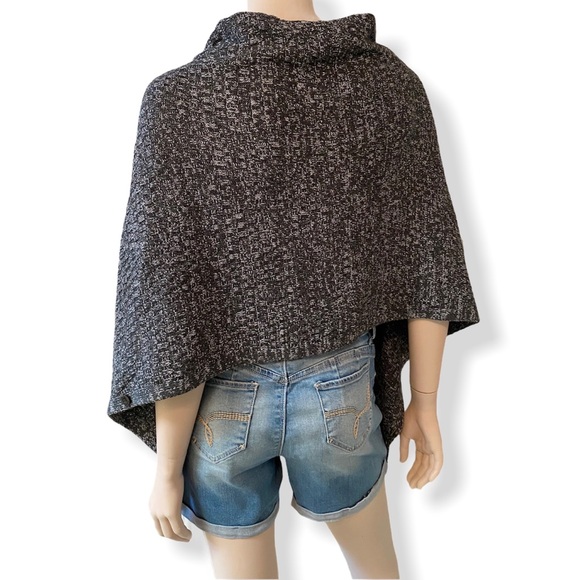 KNIT SHAWL | CAPE | SHRUG | PONCHO ... Wear 7 Ways - Picture 3 of 9